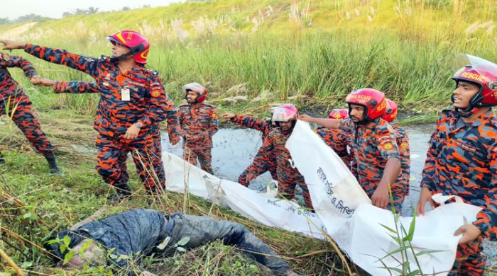 এক্সপ্রেসওয়েতে দর্শনা ডিলাক্স দুর্ঘটনায় নিহত ৩ জনের বাড়ি চুয়াডাঙ্গা জেলায়