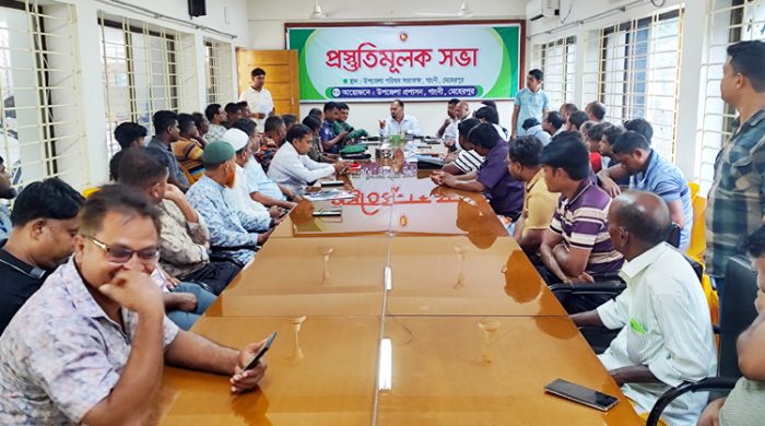 আসন্ন দুর্গাপূজা উদযাপনে গাংনীতে প্রস্তুতি সভা অনুষ্ঠিত