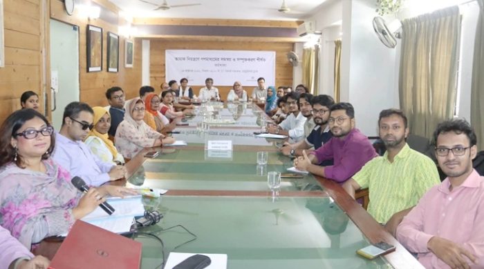 তামাক নিয়ন্ত্রণের বড় বাঁধা কোম্পানির হস্তক্ষেপ