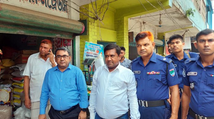 গাংনীতে ভোক্তা অধিকার সংরক্ষণ অধিদপ্তরের অভিযানে দুটি প্রতিষ্ঠানে জরিমানা